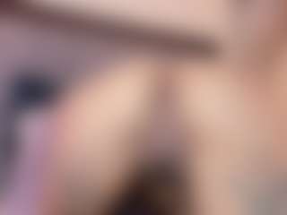 Live cam show with KissMeAri - Athletic White on CamSextacy | colombia