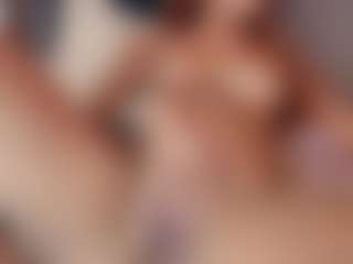 KissMeAri's Live Sex Cam Show