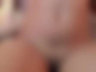 KissMeAri's Live Sex Cam Show