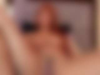KissMeAri's Live Sex Cam Show