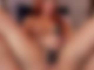 Live cam show with KissMeAri - Brown Eyes Red Hair on boobsie.com