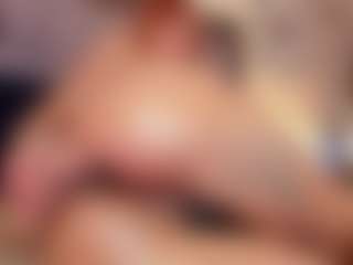 KissMeAri's Live Sex Cam Show