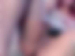 KissMeAri's Live Sex Cam Show