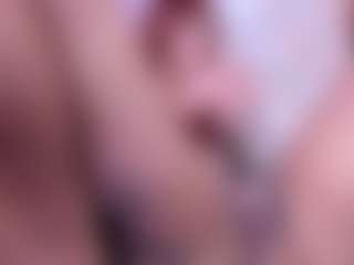KissMeAri's Live Sex Cam Show