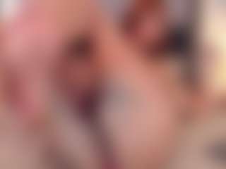 KissMeAri's Live Sex Cam Show