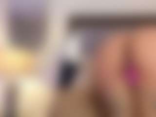 KissMeAri's Live Sex Cam Show