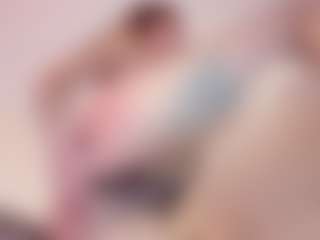 Show de cam en vivo con KissMeAri - Domina en Camsoda