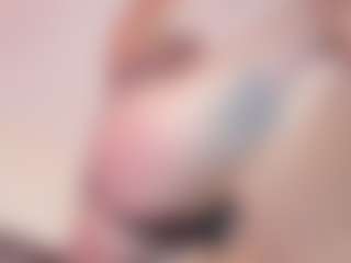 KissMeAri's Live Sex Cam Show