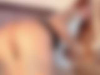 KissMeAri's Live Sex Cam Show