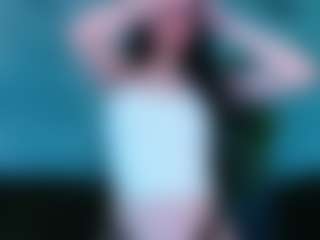 Live cam show with RosseDoll - Submissive on crypto-cams