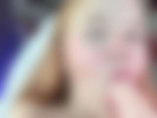 Live cam show with faye-moon - Bikini on CamwithHer