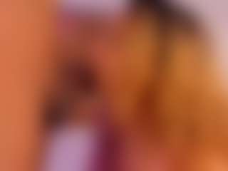 Live cam show with KarahSky - Normal on CamClone
