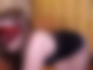 Live cam show with QuinnRMonroe - New Petite on galaxygirlnitro.com