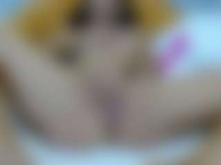 AmelieLaurentC's Live Sex Cam Show