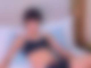 Live cam show with Daian-Catt - Average on StripNow