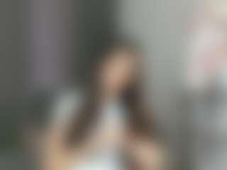 Live cam show with AlineDerck - Amateur Brown Hair on Camming Site