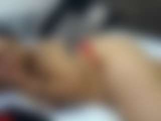 Live cam show with BigFluff33xx - Bedroom Ebony on fuklive.com