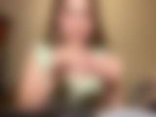 Live cam show with FarrahYeatts - New Small Tits on Camsoda