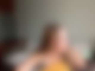 Live cam show with FarrahYeatts - Blonde Hair Fetish on Cam Slut