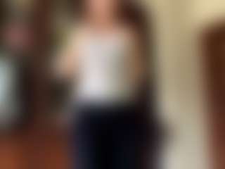 Live cam show with FarrahYeatts - Solo on Camsoda