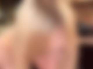 Live cam show with KyungMowers - Foot Fetish Blonde Hair on pussylord.com