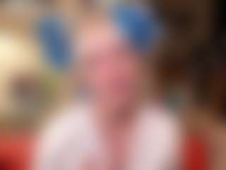 Live cam show with KyungMowers - Shaved Pussy on Mixed Magazine Live