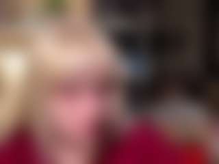 Live cam show with KyungMowers - Facial Piercings on xDating