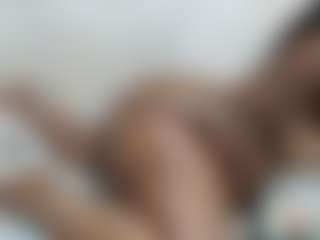 Live cam show with THICKCURVY - Game on Milfs Live