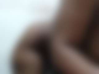 Live cam show with THICKCURVY - Moaning on Livezox