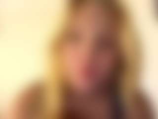 LienGuillereault's Live Sex Cam Show