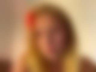 Live cam show with LienGuillereault - Striptease Teen (18+) on Camsoda
