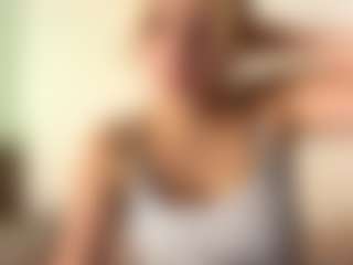 Live cam show with LienGuillereault - New Shaved Pussy on Dolls Live