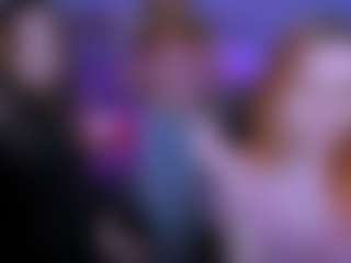 Live cam show with miss-evelina - Flashing on liverealitysex.com