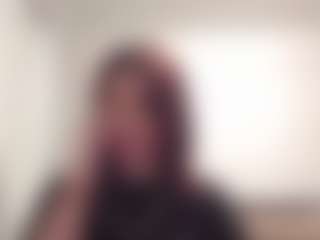 Live cam show with VennieStjohns - Upskirt on Dare Cams