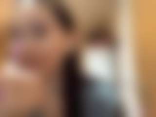 Live cam show with Kira - Brown Hair Teen (18+) on Camsoda