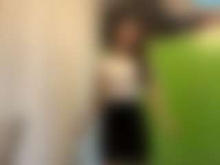Live cam show with Kira - New Shaved Pussy on Camsoda