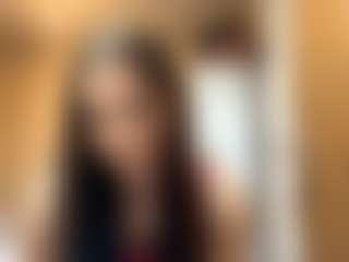 Live cam show with Kira - Strip Brown Hair on Milfs Live