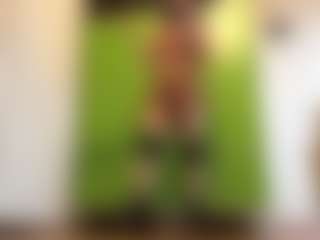 Live cam show with Kira - Shaved Pussy Brown Hair on Dolls Live