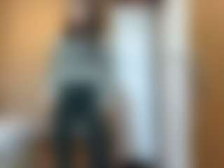 Kira's Live Sex Cam Show