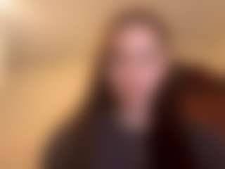 Live cam show with Kira - Brown Hair on Camsoda