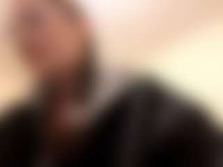 Live cam show with Kira - Average on testsause.com