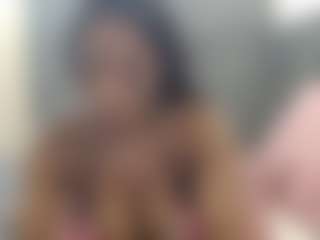 Live cam show with DannaBuccelli - Ass Bouncing on googirlz