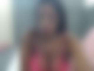 Live cam show with DannaBuccelli - New Brown Eyes on SquirtSoMuch