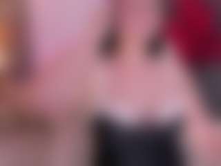 Live cam show with Sienna-Aniston - New Blowjob on Camsoda