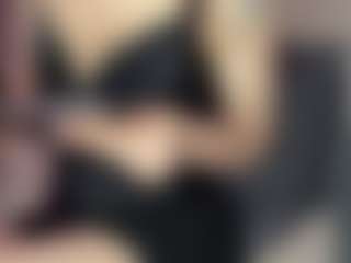 Live cam show with ShakitaRanft - Black College on googirlz