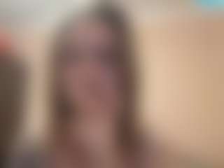 AmadaRygiewicz MILF webcam performer live streaming