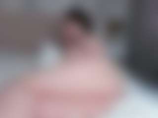 Live cam show with ameliamelly - Oil on TeamSkeetLive