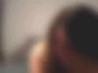 Live cam show with ameliamelly - Athletic on Streamer API