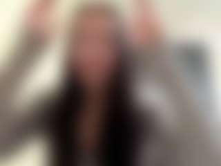 Live cam show with AngelicBulfer - Upskirt on Soda Cam