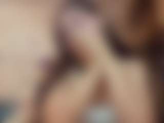 Live cam show with AraWyett - Bitch on Gym Cam Girls